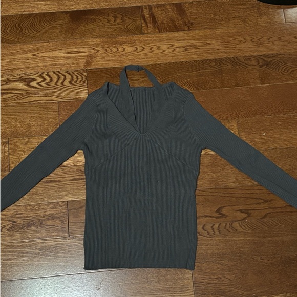 halter neck sweater 2 for $30 - Picture 3 of 5